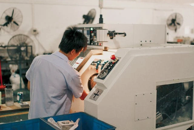Sistem Otomatisasi dengan Siemens S7-1200